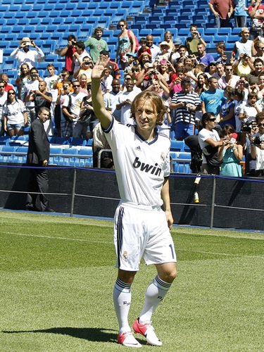 什么是“博彩中的归因偏差”？赢了归技术，输了归运气的人永远不会进步。（博彩中的归因偏差：把胜利归功于技术、把失败归咎于运气的人注定难以进步）